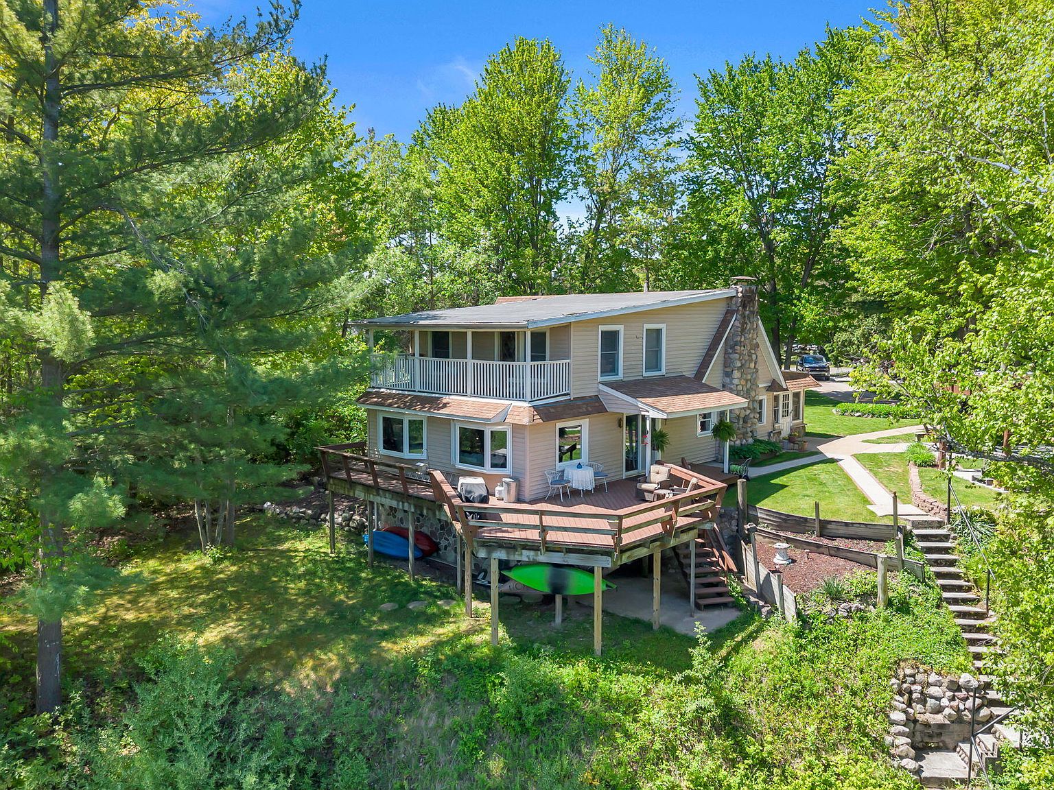 Exterior view of Sapphire River Retreat